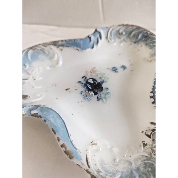 Antique Westmoreland Milk Glass Trinket/ Ring Dish 5" x 5 1/2" - Picture 6 of 10